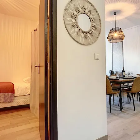 Cours Massena On Marche Provencal アパート *