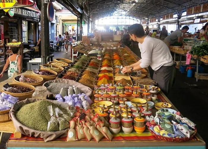 Cours Massena On Marche Provencal * アンティーブ