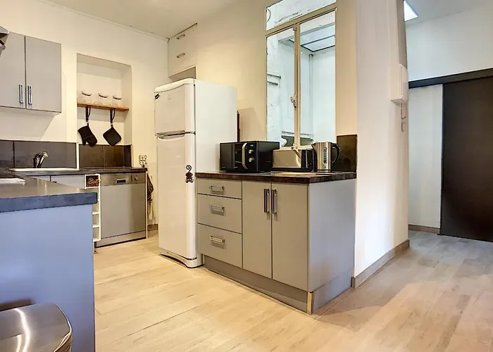 Cours Massena On Marche Provencal アパート アンティーブ