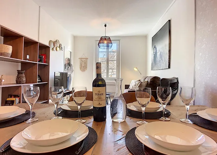 Cours Massena On Marche Provencal アンティーブ