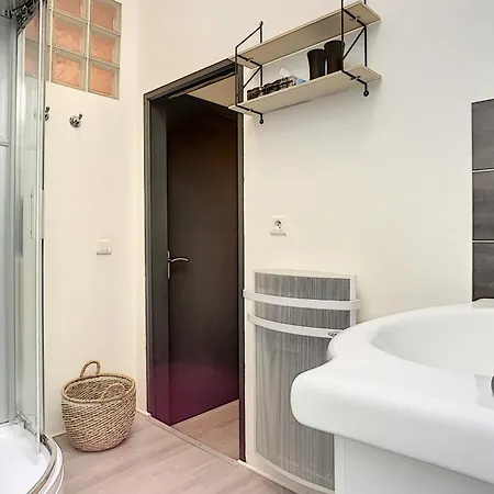 Cours Massena On Marché Provencal