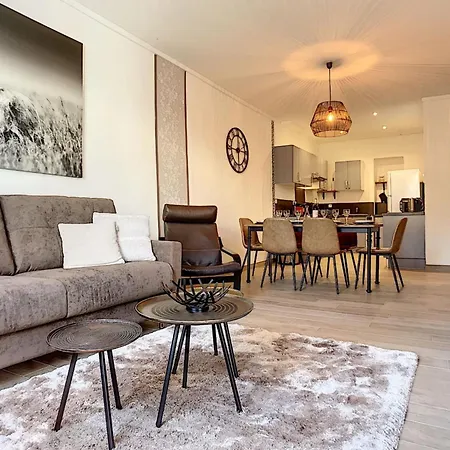 Cours Massena On Marché Provencal *