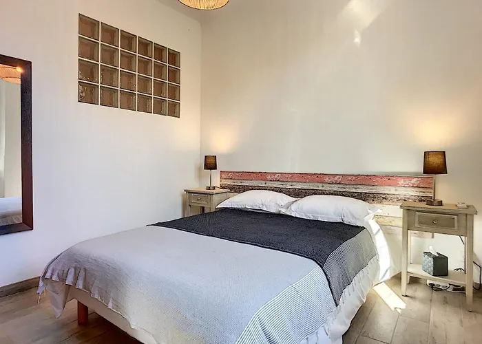 Lejlighed Cours Massena On Marche Provencal Antibes